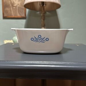Vintage Corningware 2 1/2 Qt container (no lid)